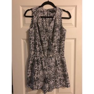 White House Black Market- Jumper